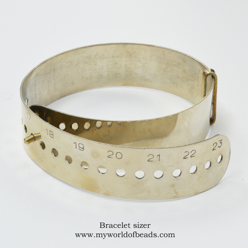 Bracelet sizer: what is it? - Your complete guide by Katie Dean
